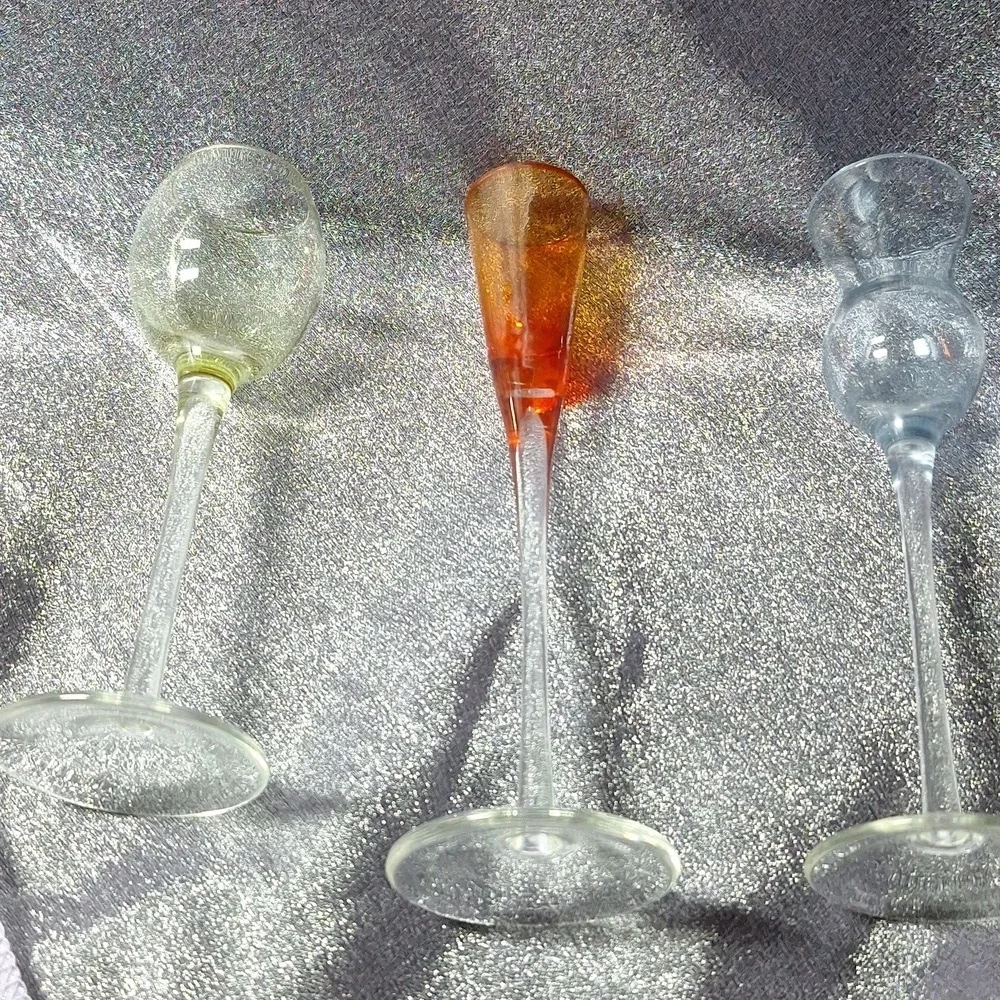 COLORFUL CORDIAL STEMMED GLASSES